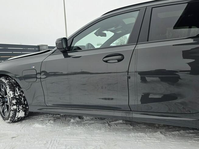 330e Mpakiet /przepiękna/ F-VAT 23% /zarysowany bok