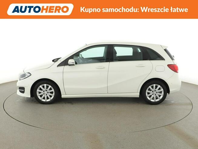 Mercedes B 180 navi kamera i czujniki parkowania klima