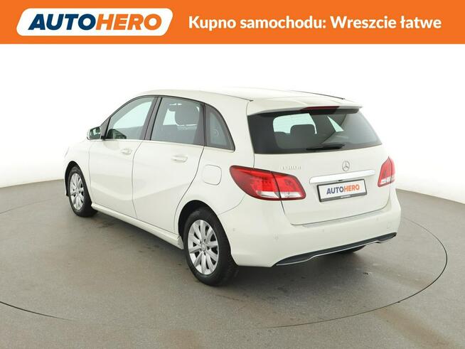 Mercedes B 180 navi kamera i czujniki parkowania klima