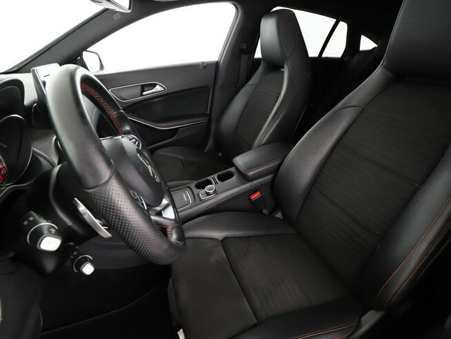 Mercedes CLA 180 AMG, Automat, Kamera, Panorama, Navi, Podg.fotele