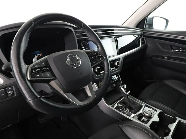 SsangYong Korando automat virtual cocpit navi klima auto grzane fotele kamera i czujniki