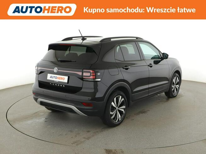 Volkswagen T-Cross navi PDC grzane fotele climatronic tempomat