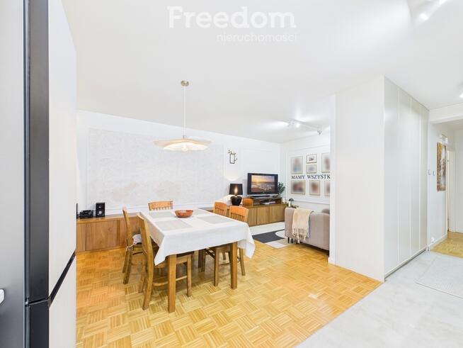 * dwa balkony * cegła * zamknięte osiedle *