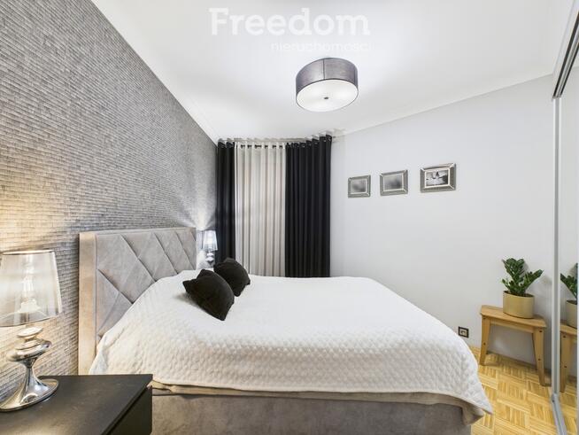 * dwa balkony * cegła * zamknięte osiedle *