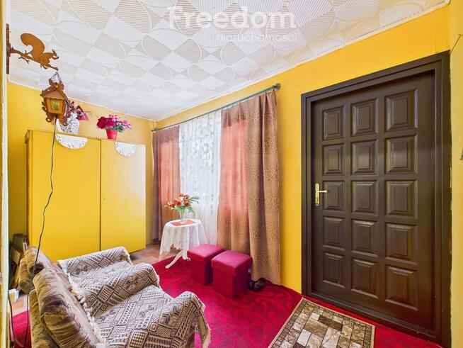 Bliźniak z budynkiem gospodarczym i garażem