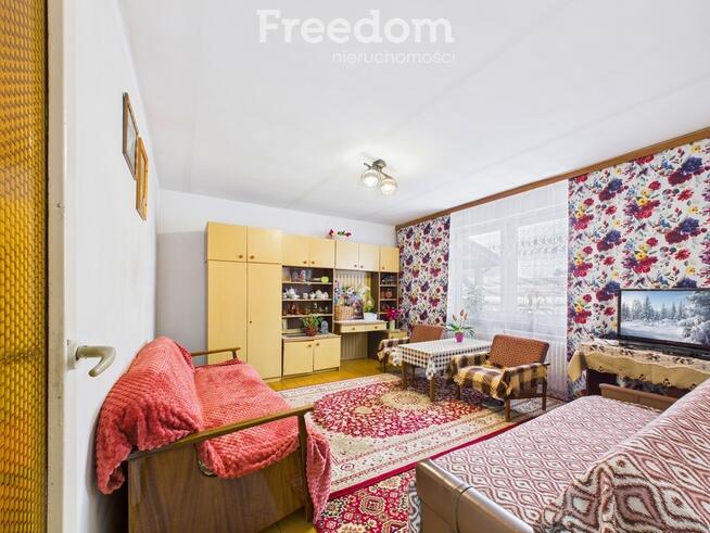 Bliźniak z budynkiem gospodarczym i garażem