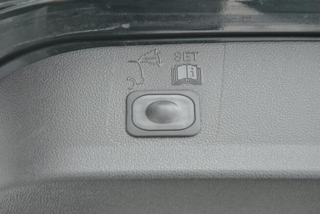 Ford Kuga El. klapa * LEDY * Ksenony * Park tonik * Klima tronik *Zarejestrowany