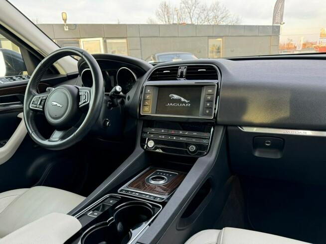 Jaguar F-PACE / Drugi właściciel / Key Less / Tempomat / Panorama / FV marża