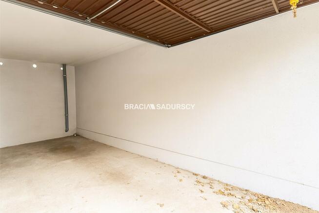 Garaż Kraków Bronowice, Grenadierów