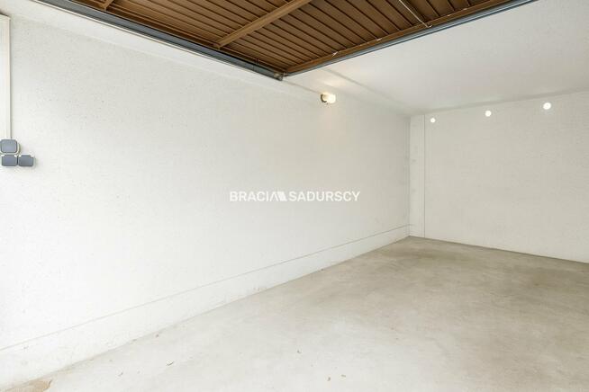 Garaż Kraków Bronowice, Grenadierów