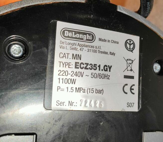 Kolbowy ekspres do kawy DeLonghi Scultura ECZ 351.GY