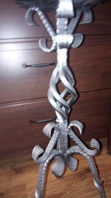 stalowy kuty świecznik ręczna robota