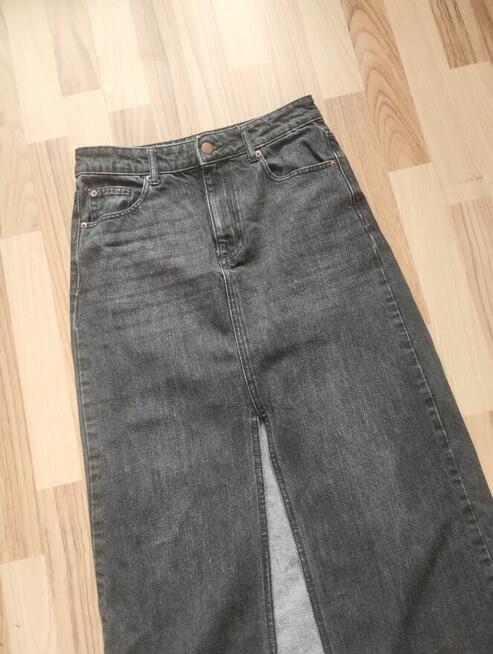 Czarna spódnica jeansowa długa z rozcięciem s