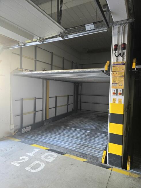 Sprzedam miejsce postojowe na platformie