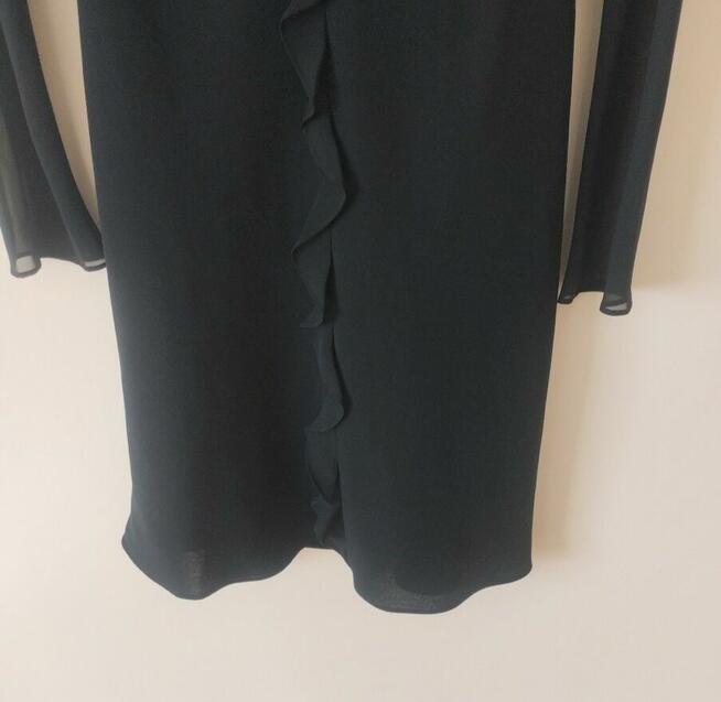 Czarna sukienka z falbanką imprezowa s