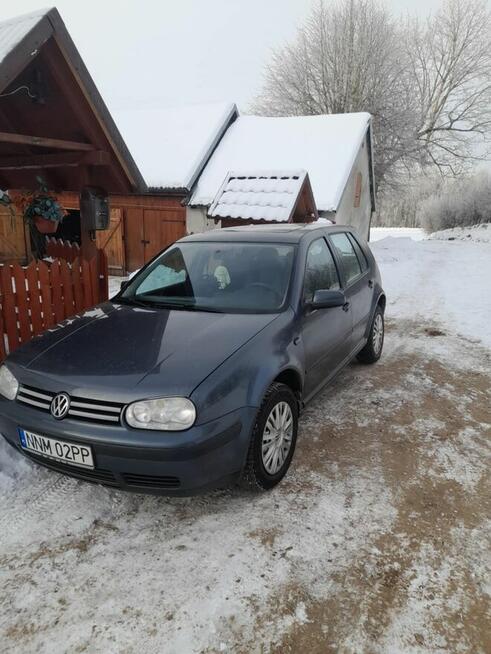 Samochód Volkswagen Golf