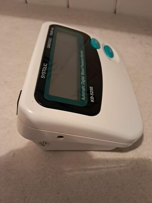 Ciśnieniomierz elektroniczny do pomiaru ciśnienia krwi