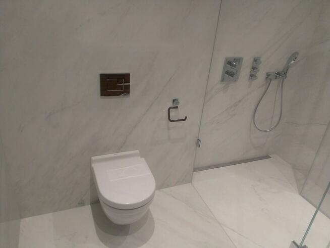 Układanie płytek, duże formaty,