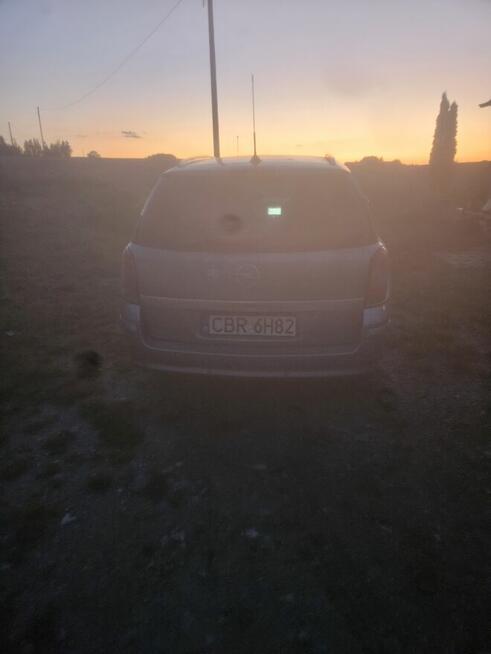 Syndyk sprzeda samochód Opel Astra