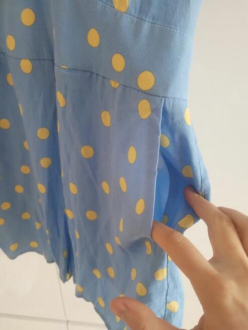 Błękitny kombinezon krótki damski wiskoza dekolt v