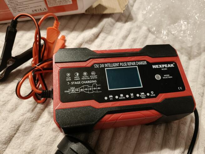 inteligentna ładowarka impulsowa Nexpeak NC201