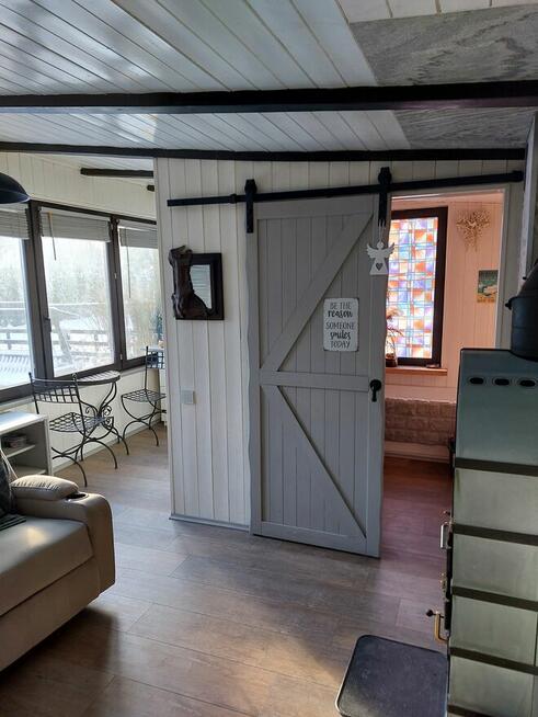 Dwa domki letniskowe nad jeziorem Sosny