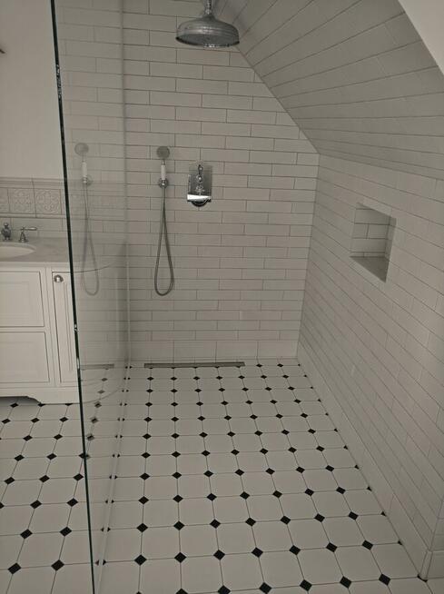 Układanie płytek, duże formaty,