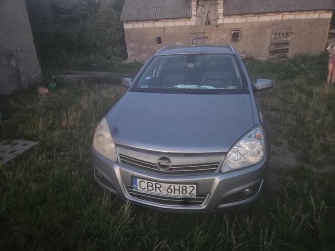 Syndyk sprzeda samochód Opel Astra