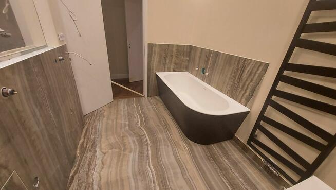 Układanie płytek, duże formaty,