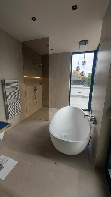 Układanie płytek, duże formaty,