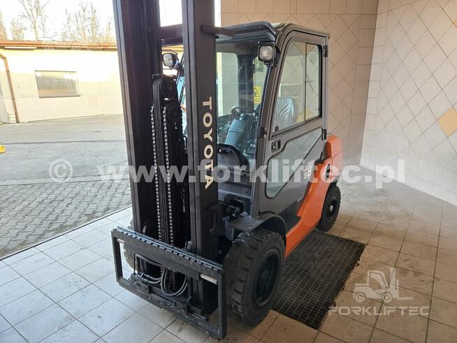 Wózek widłowy TOYOTA 8FDF30 , wolny skok, 8FD30 Linde