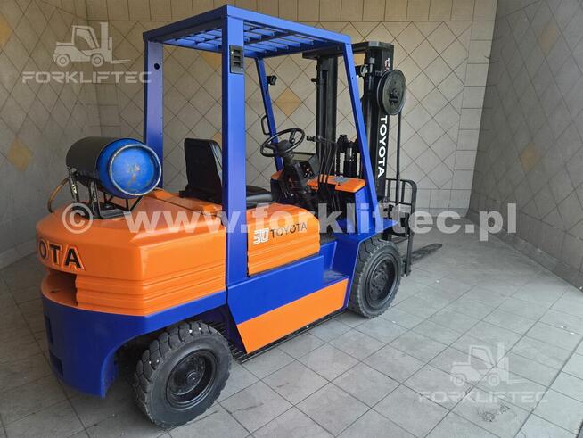 Wózek widłowy TOYOTA 5FG30 wolny skok, przesuw TOYOTA 5FGF30
