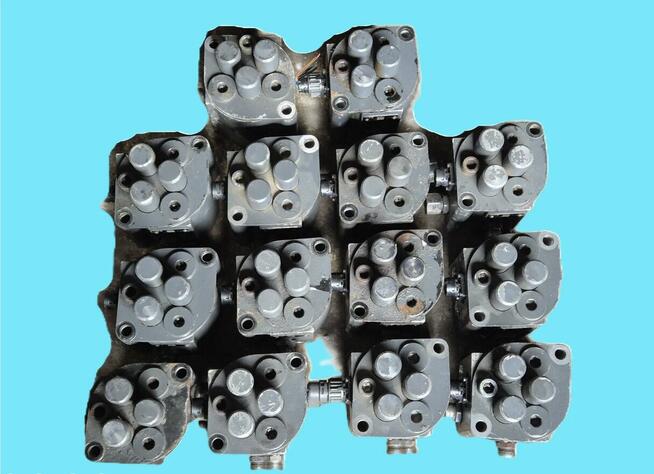 Zawor Hydrauliczny Osi Skretnej 8353900106 VOLVO FH MERCEDES