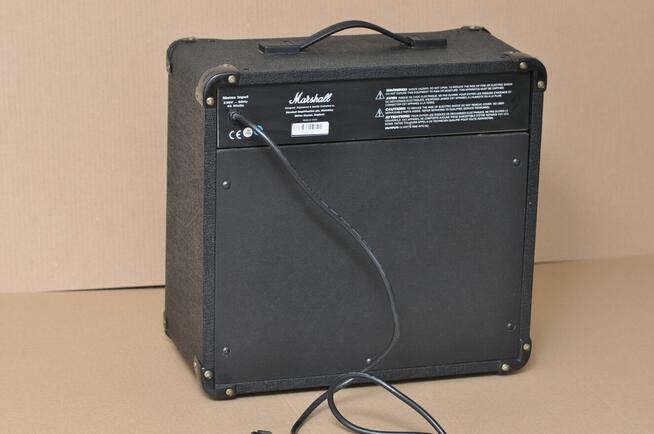 Wzmacniacz gitarowy - Marshall MG 15 DFX