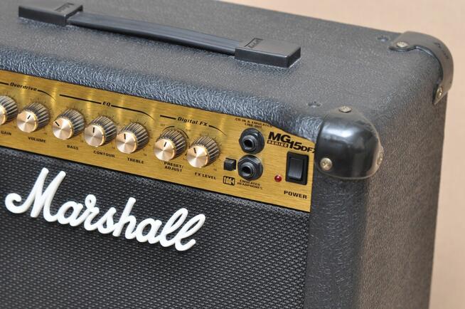 Wzmacniacz gitarowy - Marshall MG 15 DFX