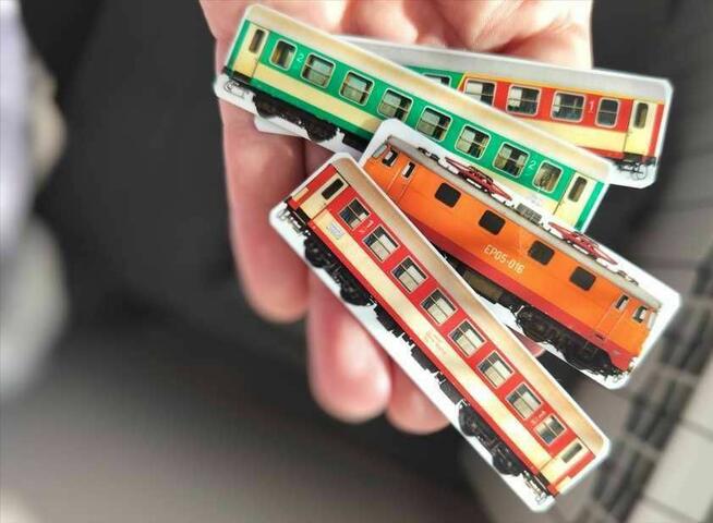 Wagoniki magnesy na lodówkę Magnesiki-Kolejowe.pl