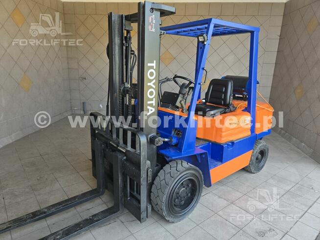 Wózek widłowy TOYOTA 5FG30 wolny skok, przesuw TOYOTA 5FGF30
