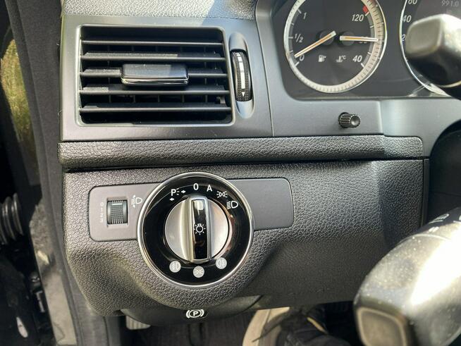 Mercedes C 180 Bardzo zadbana - 100% oryginalny przebieg.NOWY ROZRZĄD !!!