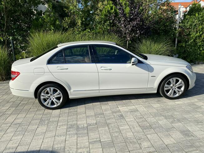 Mercedes C 180 Bardzo zadbana - 100% oryginalny przebieg.NOWY ROZRZĄD !!!