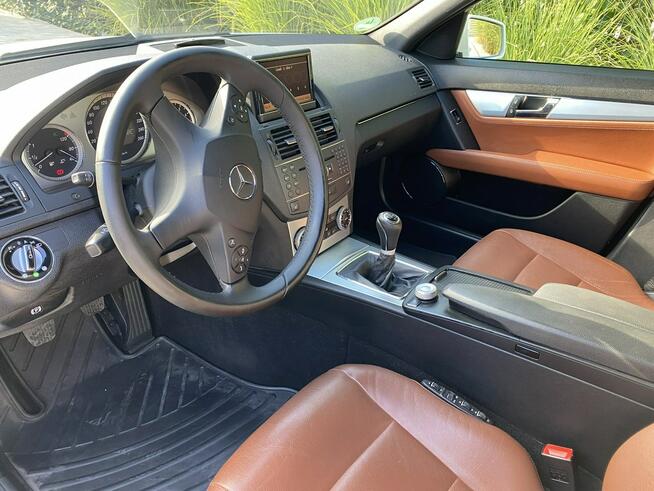 Mercedes C 180 Bardzo zadbana - 100% oryginalny przebieg.NOWY ROZRZĄD !!!