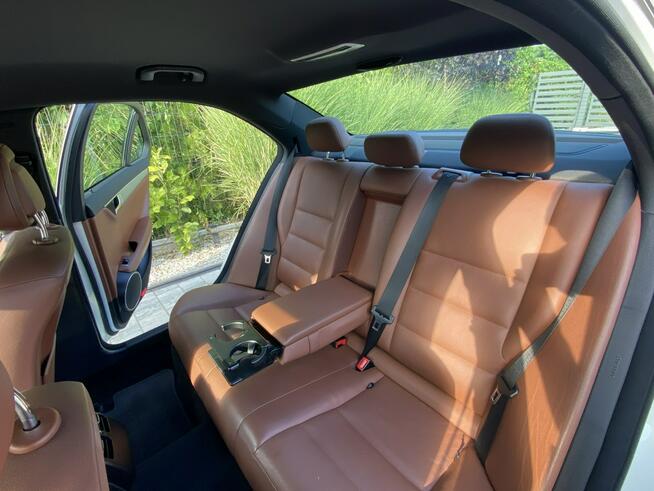 Mercedes C 180 Bardzo zadbana - 100% oryginalny przebieg.NOWY ROZRZĄD !!!