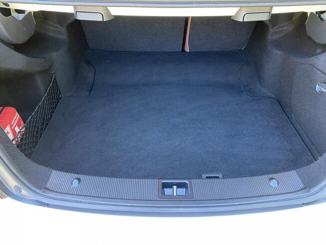 Mercedes C 180 Bardzo zadbana - 100% oryginalny przebieg.NOWY ROZRZĄD !!!