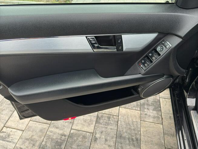 Mercedes C 180 Bardzo zadbana - 100% oryginalny przebieg