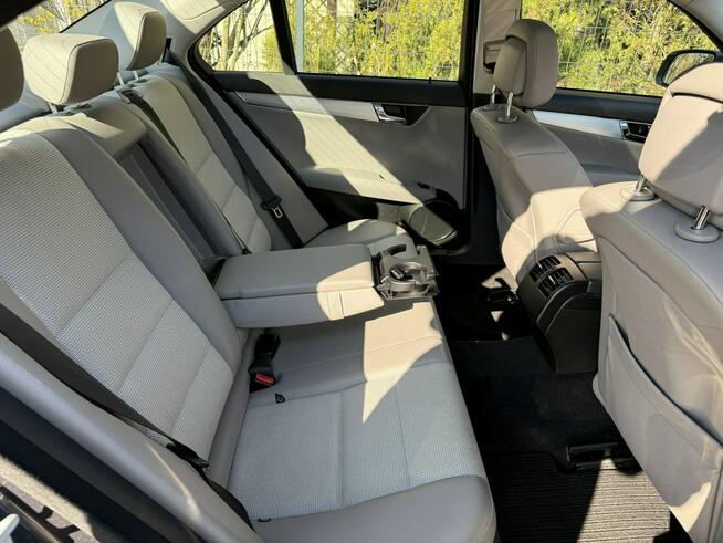 Mercedes C 180 Bardzo zadbana - 100% oryginalny przebieg