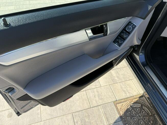 Mercedes C 180 Bardzo zadbana - 100% oryginalny przebieg