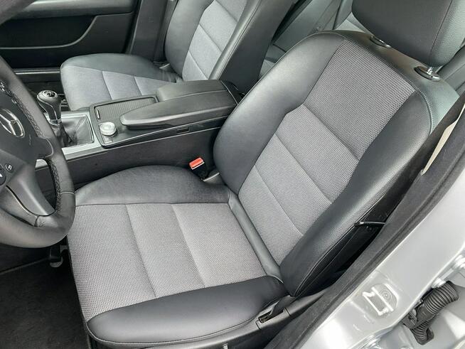 Mercedes C 200 Bardzo zadbana - 100% oryginalny przebieg.NOWY ROZRZĄD !!!