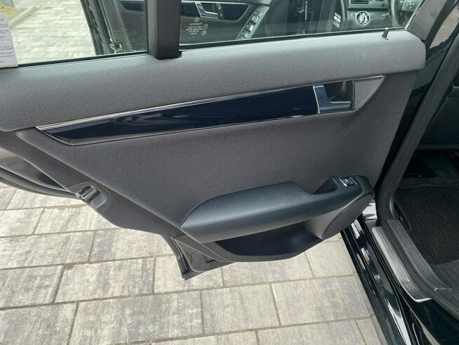 Mercedes C 200 Bardzo zadbana - 100% oryginalny przebieg