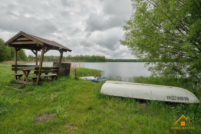 domek nad jeziorem