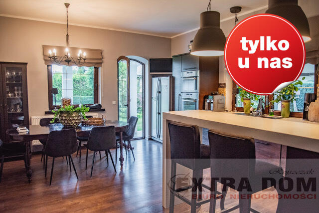 DOM Z PIĘKNYM OGRODEM W KAMERALNEJ OKOLICY