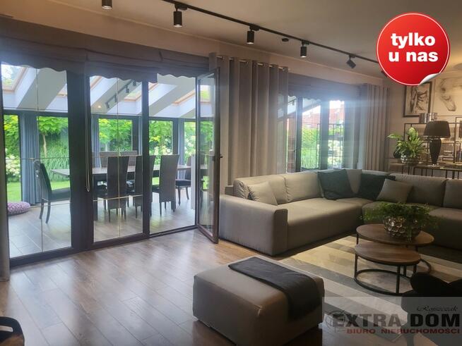 DOM Z PIĘKNYM OGRODEM W KAMERALNEJ OKOLICY